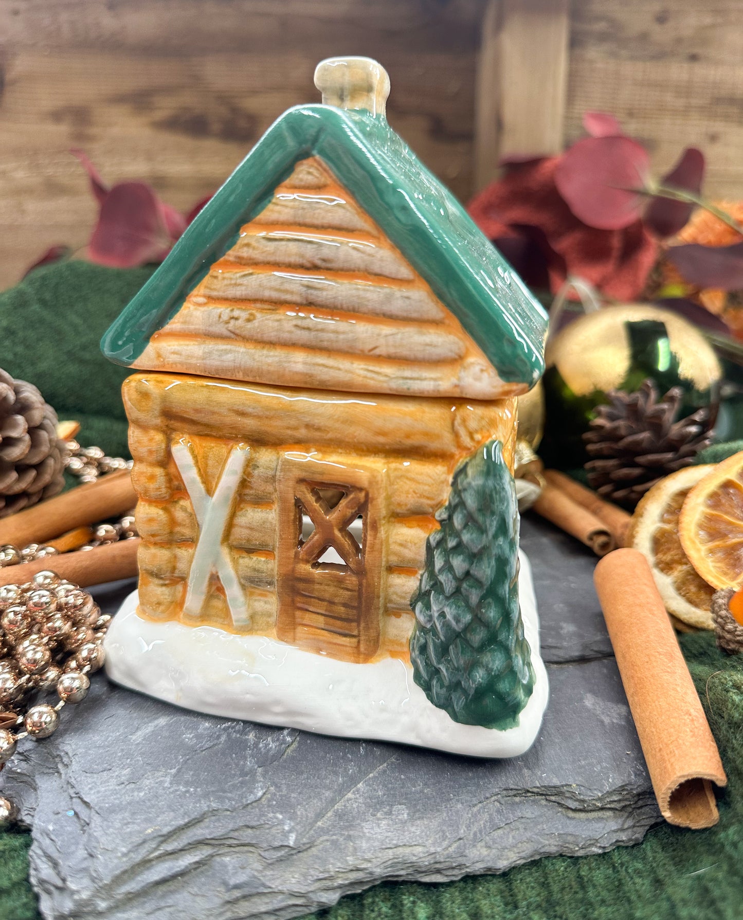 Cabin Ski Chalet Wax Burner